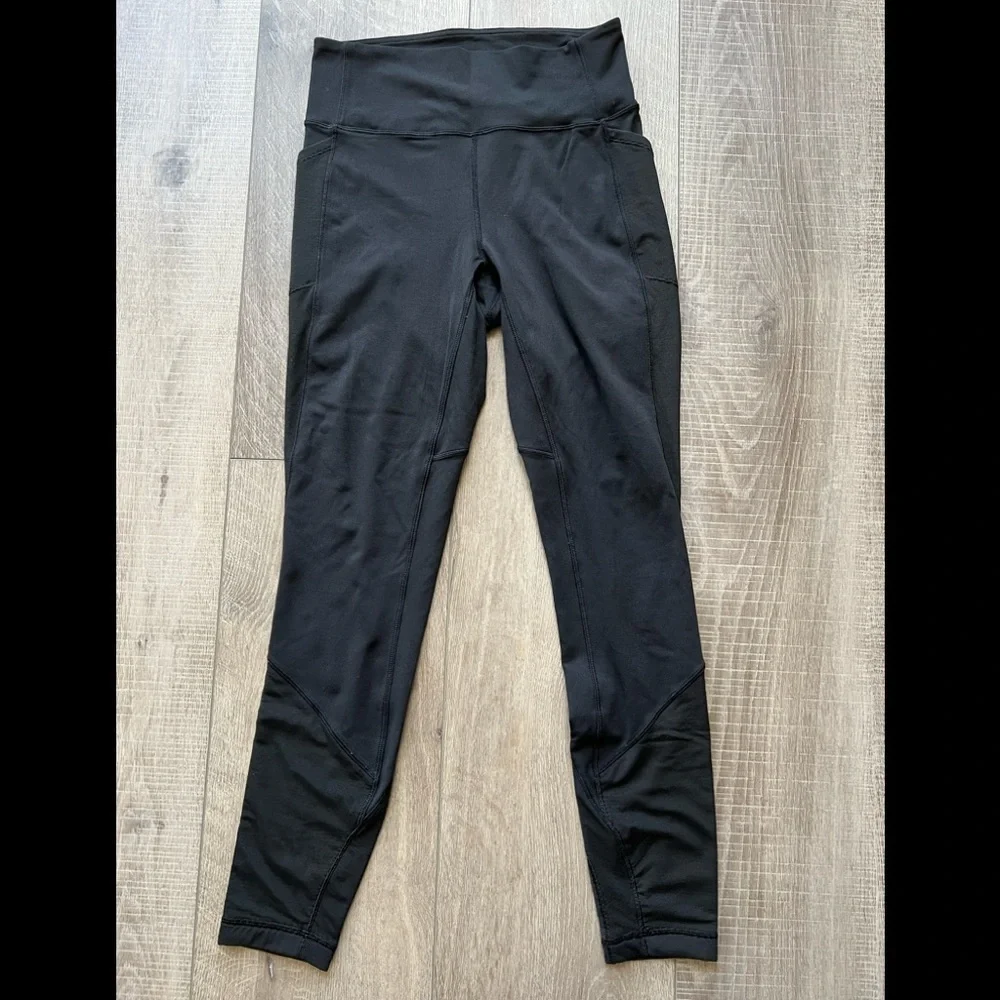 Lululemon Tights with Mesh Details in Black Size 8
